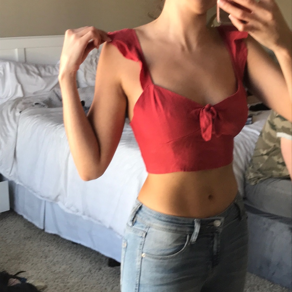 Frill Crop